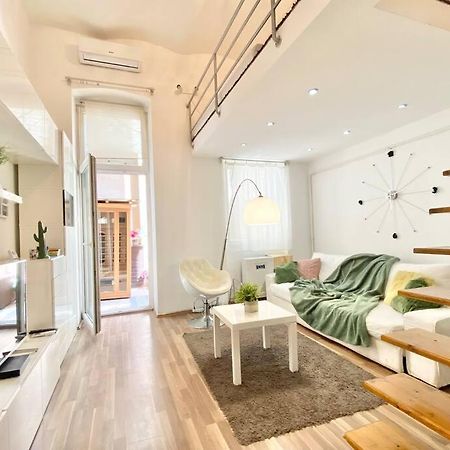 Stay Cool! Apartment With Sauna And Private Garden Budapeste Exterior foto